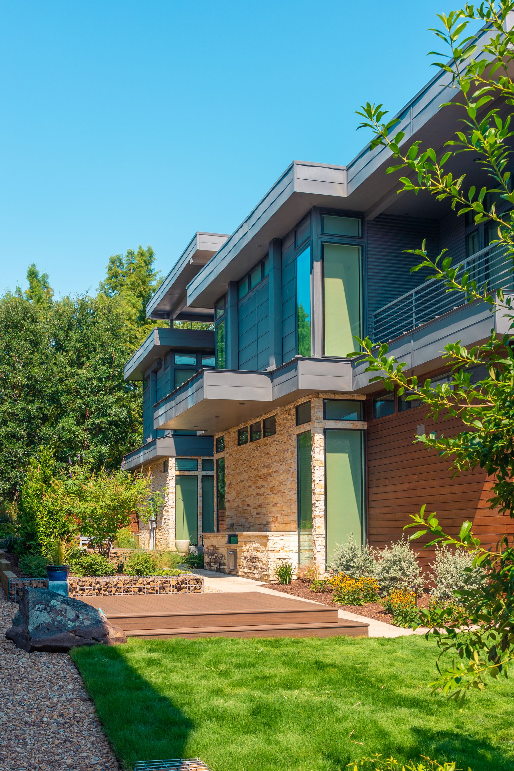 Yard of the Week: Modern Urban Hippies 